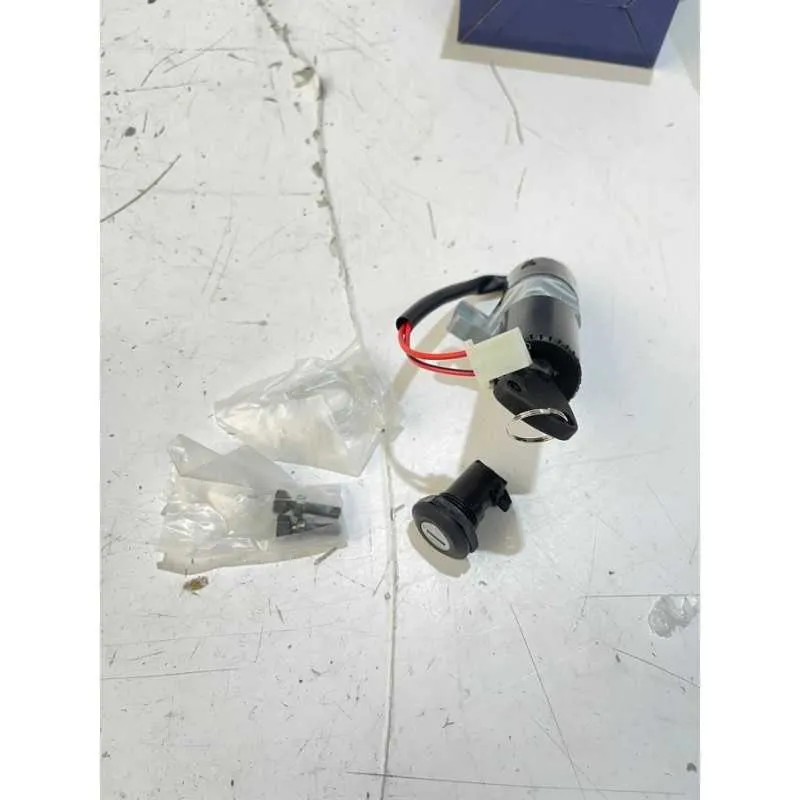 KIT SERRATURE CHIAVI HONDA SH 125-150 01-04