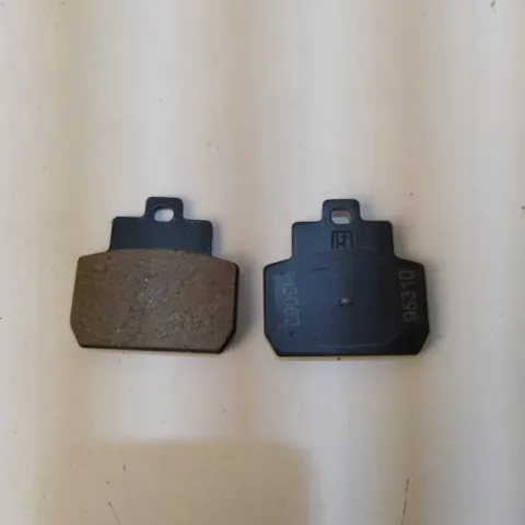 COPPIA PASTIGLIE ORIGINALI PIAGGIO BEVERLY 400-500 COD.647400-647080