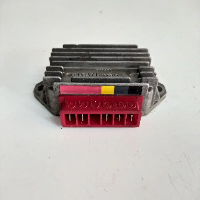 REGOLATORE DI TENSIONE 5 PIN PIAGGIO ZIP-SFERA-VESPA 50 1991-1998