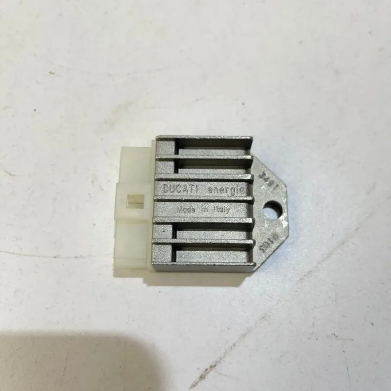 REGOLATORE DI TENSIONE DUCATI MBK CW R Booster Road 50