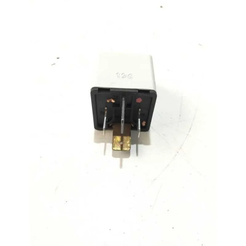TELERUTTORE AVVIAMENTO PIAGGIO 12 V / 80 A