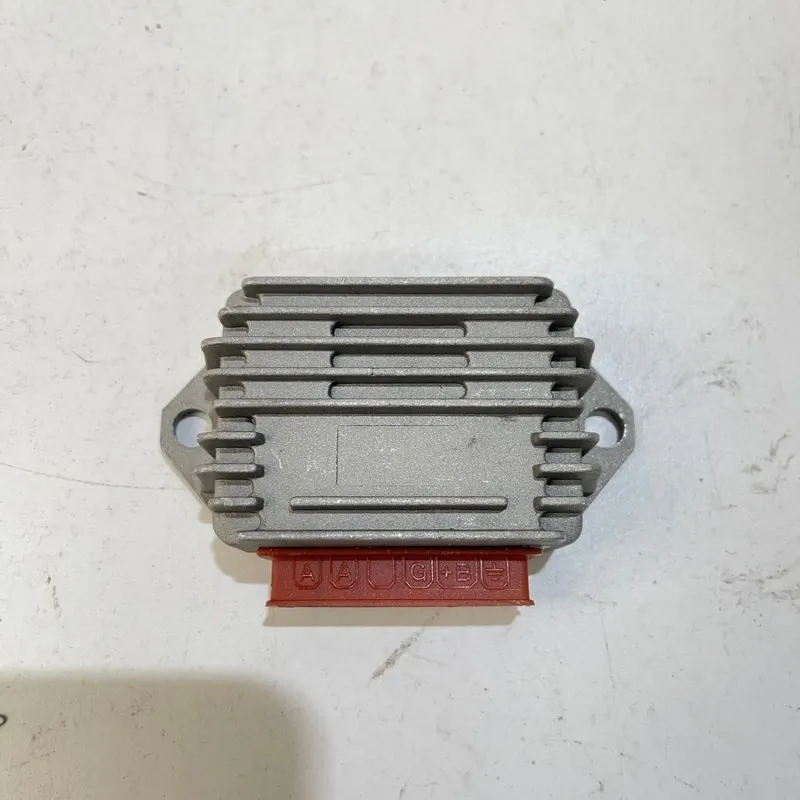 REGOLATORE DI TENSIONE RMS VESPA PX - 200 1981