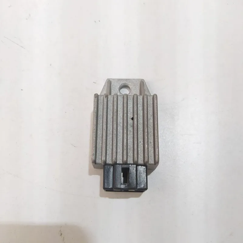 Regolatore tensione scooter Kimco Malaguti Mbk Sym Yamaha NUOVO