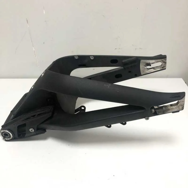FORCELLONE POSTERIORE TRIUMPH STREET TRIPLE 675 2007-2012