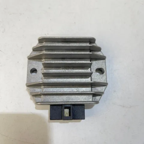 REGOLATORE DI TENSIONE PEUGEOT 50 ELYSTAR