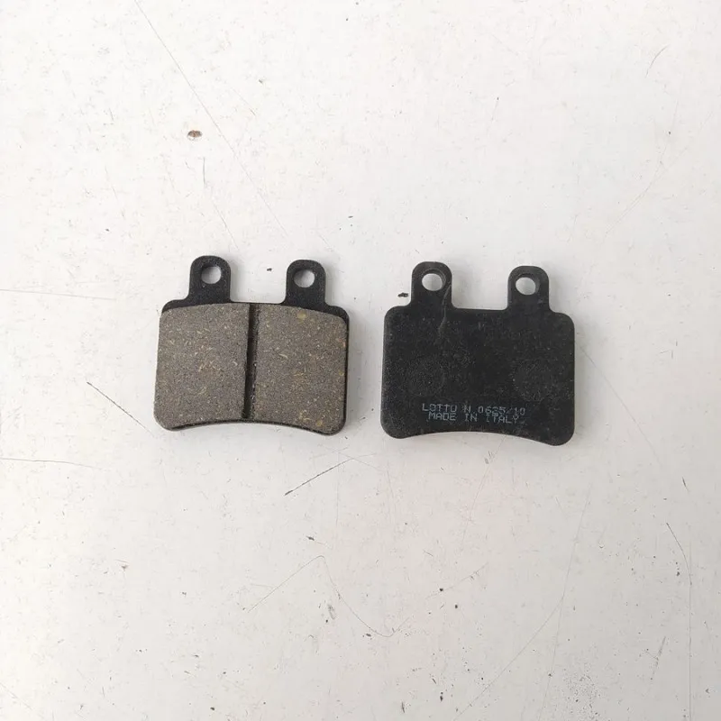 COPPIA PASTIGLIE POST.OLYMPIA PEUGEOT ELYSEO-ELYSTAR 50-125-150 COD.58355