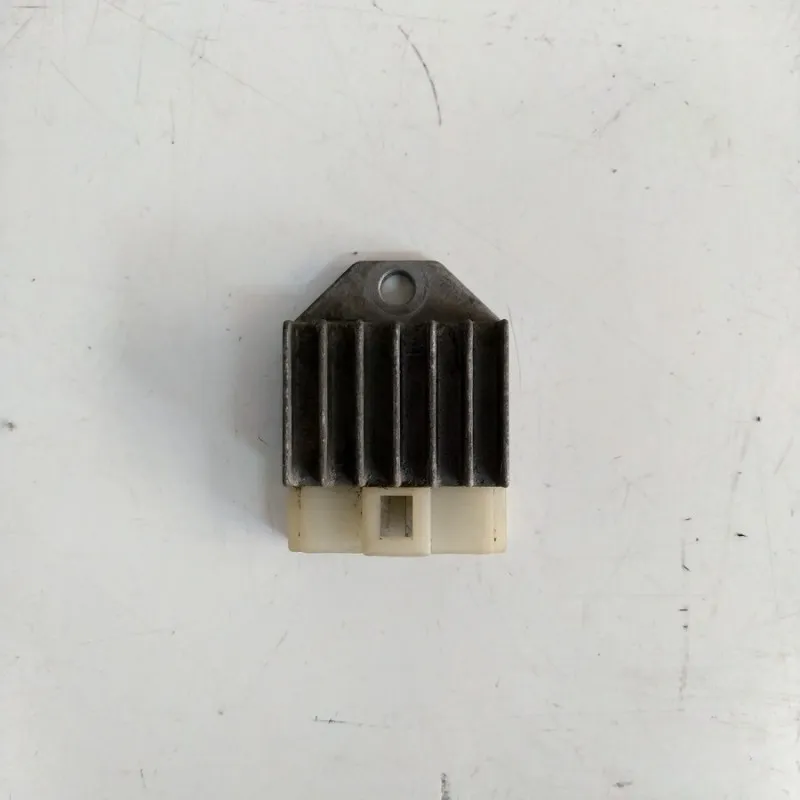 REGOLATORE DI TENSIONE Aprilia Scarabeo 50 2t 1998-2002