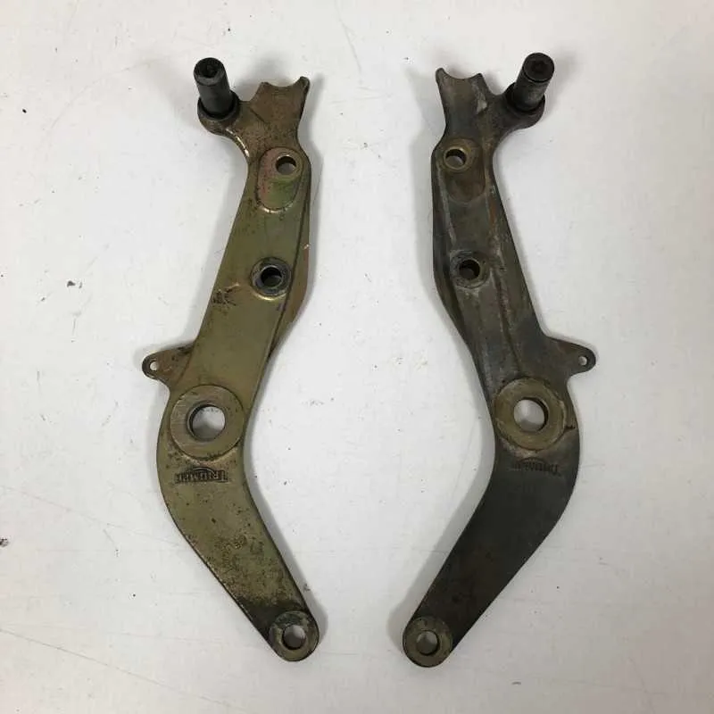 STAFFE SUPPORTO MOTORE CAVALLETTO TRIUMPH TRIDENT 900