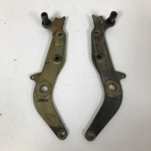 STAFFE SUPPORTO MOTORE  CAVALLETTO TRIUMPH TRIDENT 900