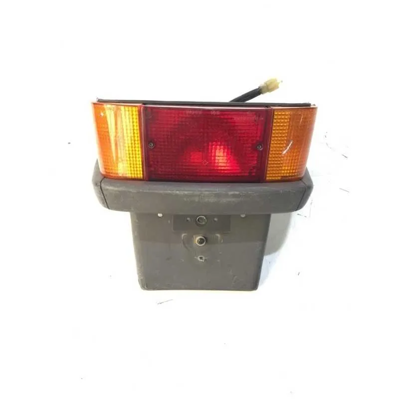 FANALE POSTERIORE STOP FRECCE PARAFANGO PIAGGIO SCATTO 50
