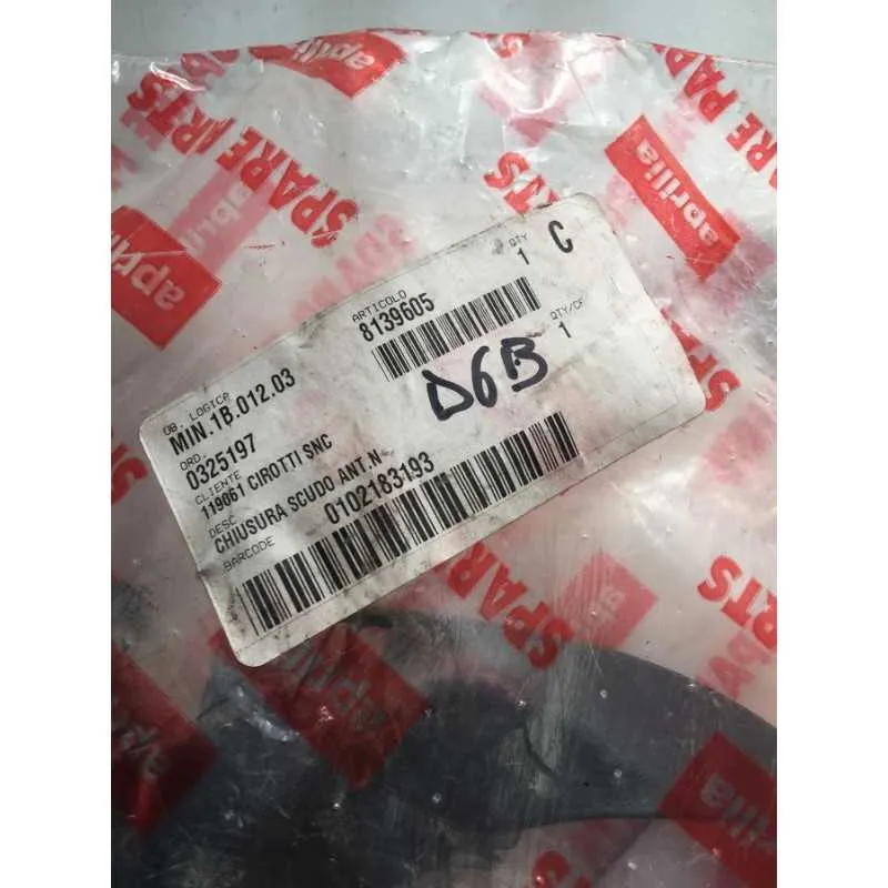 CHIUSURA CRUSCOTTO Aprilia Scarabeo 200 2003 AP8139605