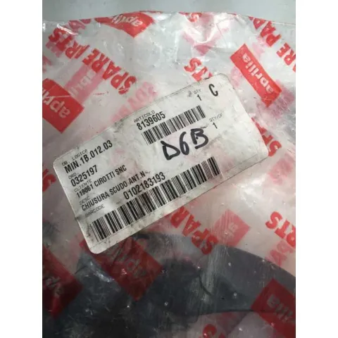 CHIUSURA CRUSCOTTO Aprilia Scarabeo 200 2003 AP8139605