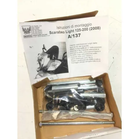 Attacchi parabrezza ISOTTA A/137 APRILIA SCARABEO 125 200 LIGHT 08