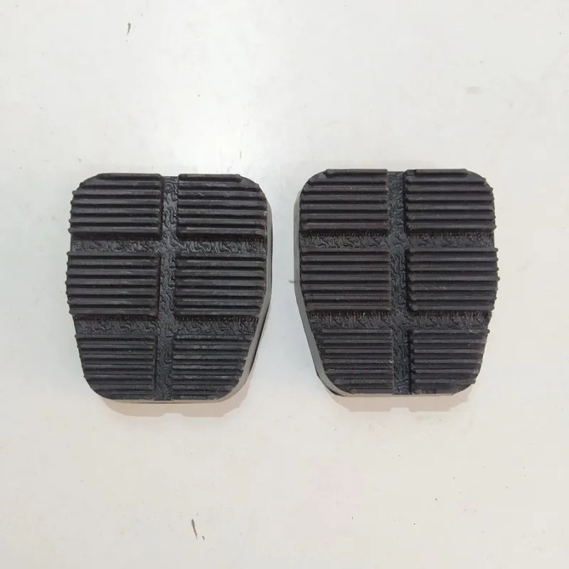 COPRIPEDALI IN GOMMA VOLKSWAGEN CORRADO-GOLF-PASSAT-JETTA 1985-1989 COD.3410