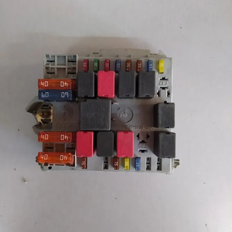 CENTRALINA SCATOLA PORTA FUSIBILI ANT. ALFA ROMEO 147 1.9 JTD 2004
