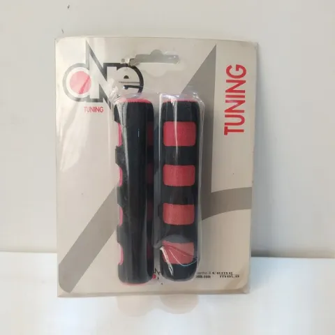 COPPIA COPRILEVE SPUGNA ONE NERO-ROSSO COD.77330000