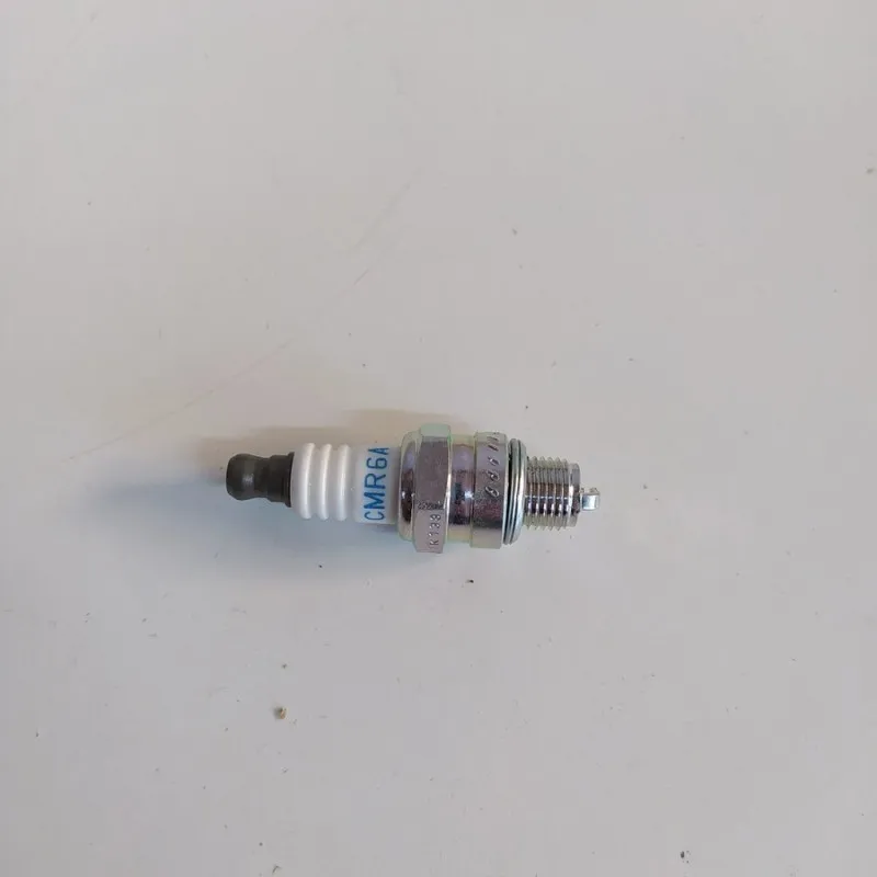 Candela di accensione NGK COD.CMR6A - 1223