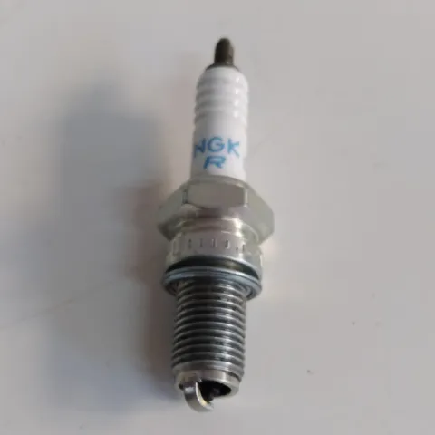 Candela NGK HONDA GL500 Silverwing 1982-1984 COD.DR8ES-L 2923