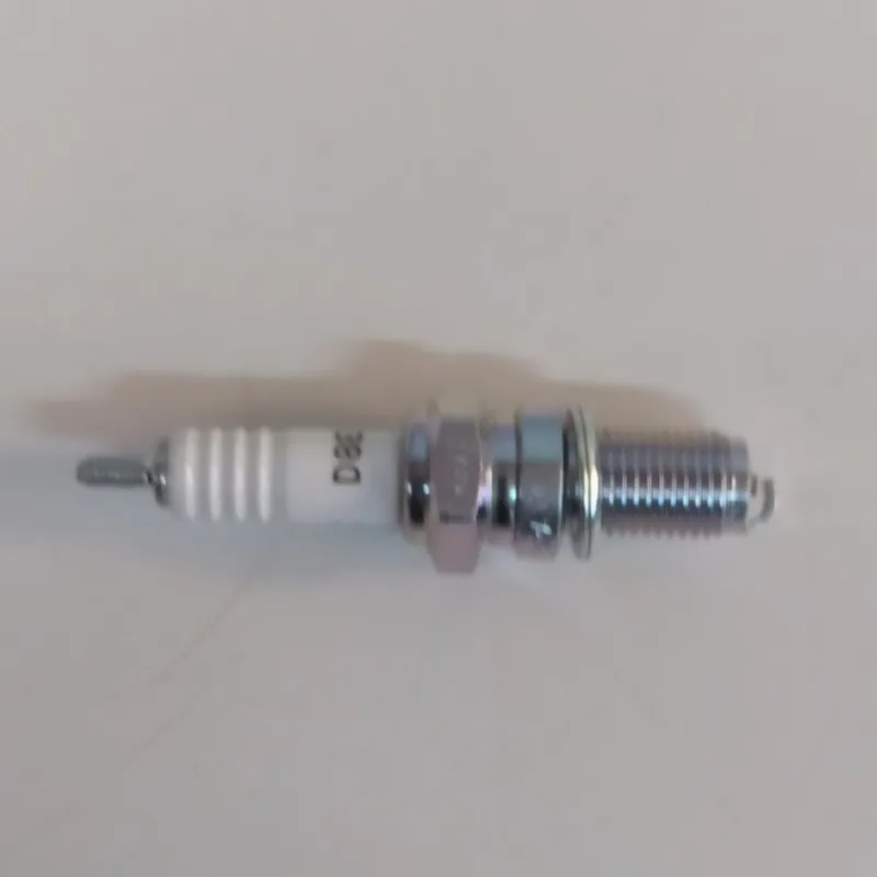 CANDELA ORIGINALE NGK APRILIA - KTM - YAMAHA COD. D8EA NR.2120