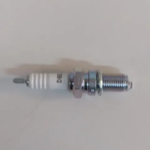 CANDELA ORIGINALE NGK APRILIA - KTM - YAMAHA COD. D8EA NR.2120