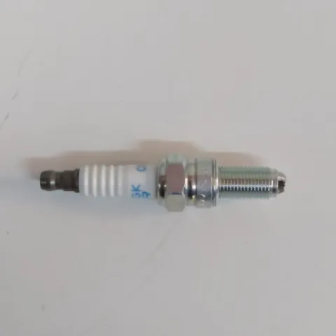 Candela Di Accensione NGK APRILIA - PIAGGIO - MOTO GUZZI COD.CR8EKB - 4374