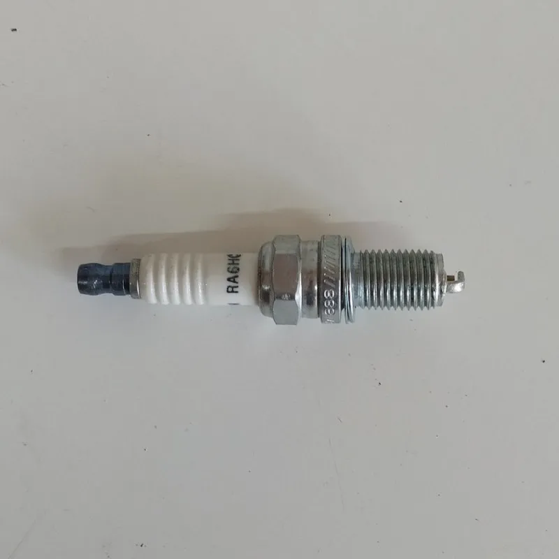 Candela accensione CHAMPION Powersport HONDA VFR 1986 -1989 COD.RA6HC
