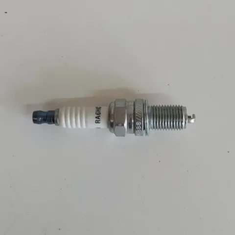 Candela accensione CHAMPION Powersport  HONDA VFR 1986 -1989 COD.RA6HC