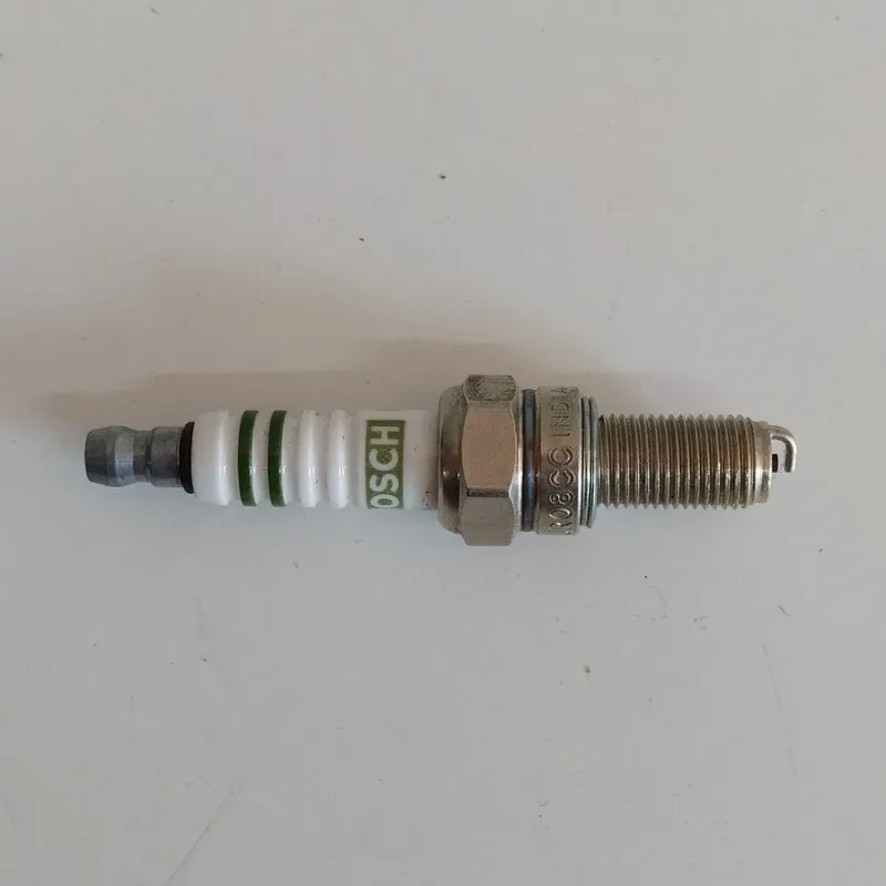 Candela BOSCH honda CR-F/NX/XR/CB/CBF/CBR/VFR COD.UHR08CC