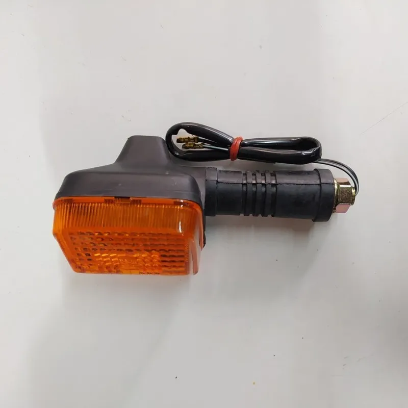 Indicatore di direzione anteriore Sx VICMA YAMAHA DT 1991-2000 COD.7519