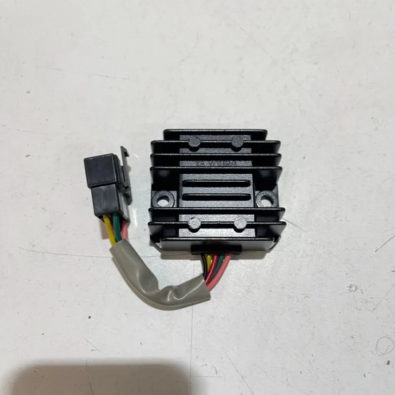 REGOLATORE TENSIONE LCD3 Kymco Agility R16 50/125/150 NUOVO